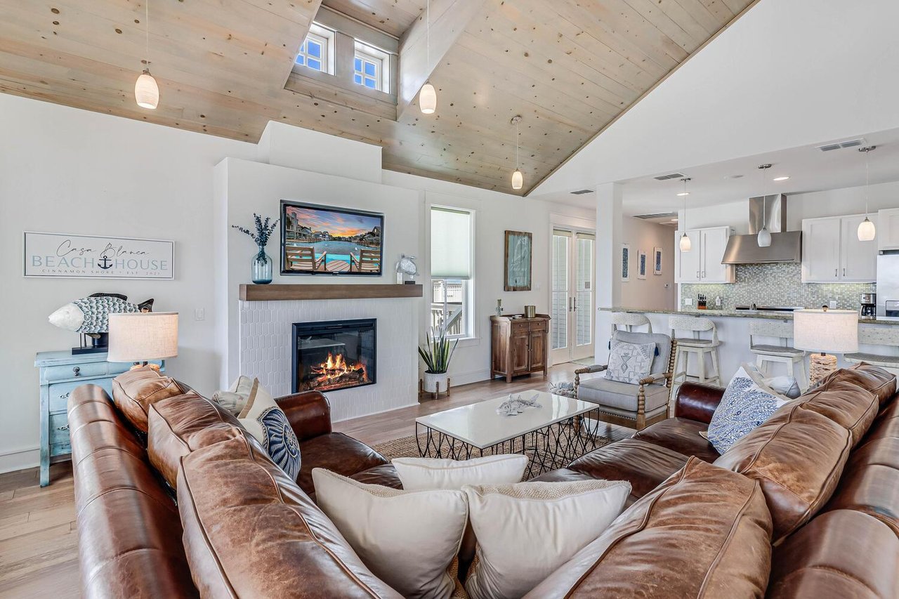 Main Living Area, 2nd Floor