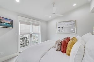 3rd Floor King Primary Suite