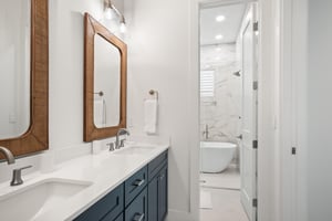 Primary King Bathroom, 2nd Floor