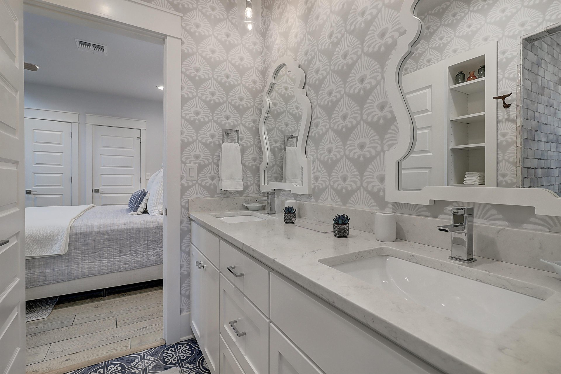 1st Floor, Shared Bathroom