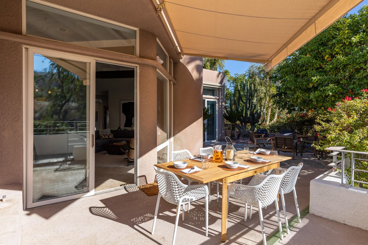 Al fresco patio dining