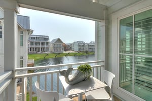 2nd Floor Bunk Room Balcony with a View