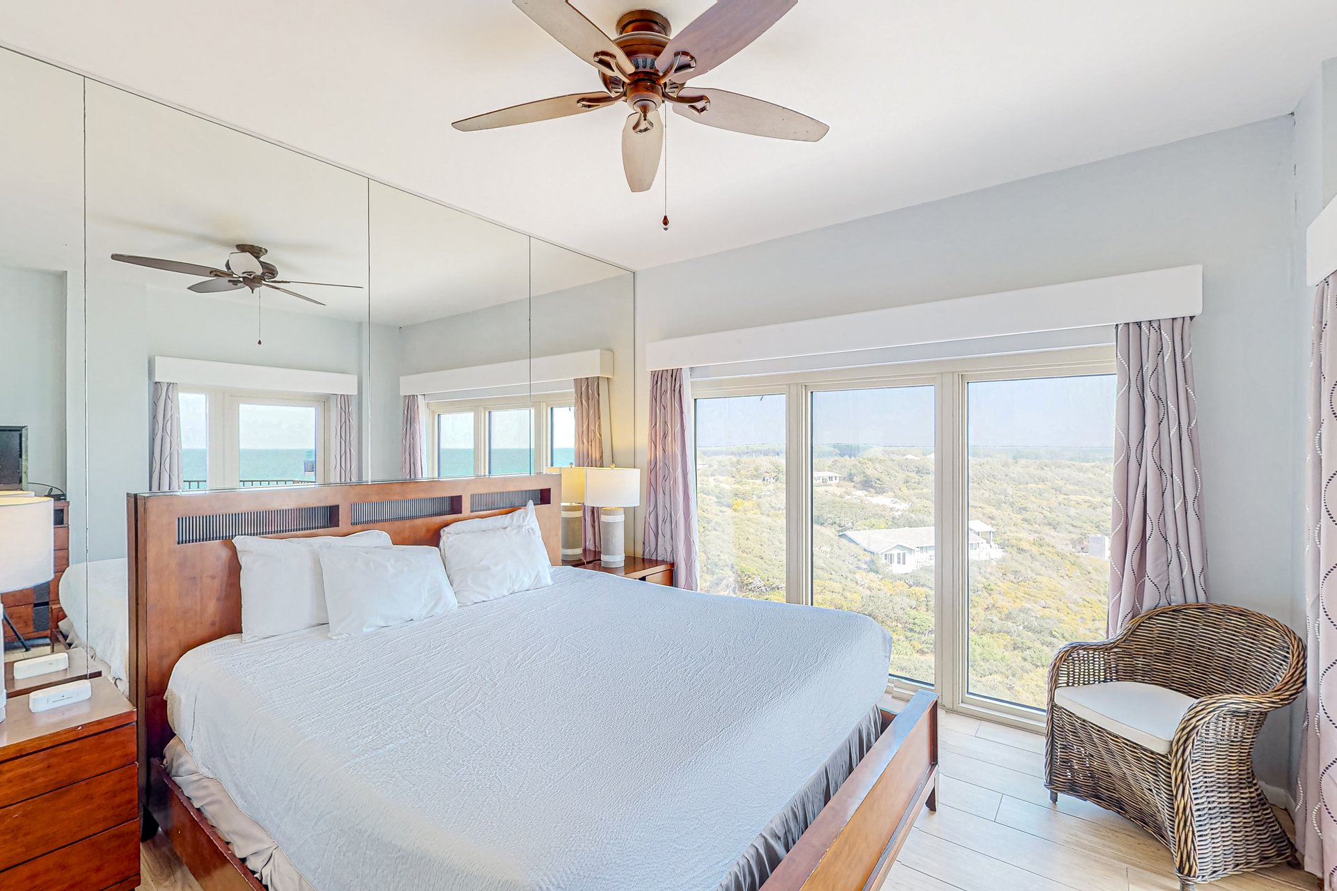 TOPSL Beach Manor 804 13