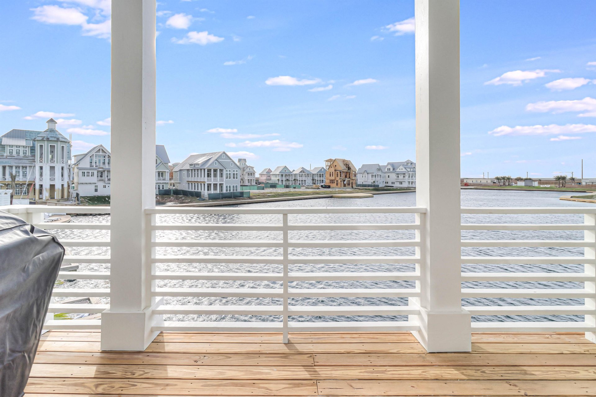 Grilling Deck, View of the Lake, 2nd Floor