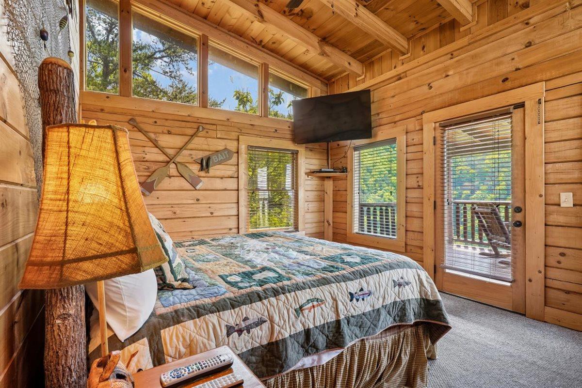 Upper Level 2Bedroom