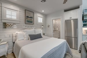 1st Floor, King Bedroom Area