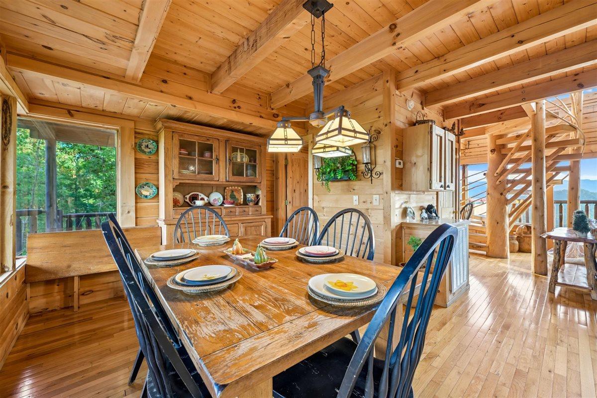 13Dining Room