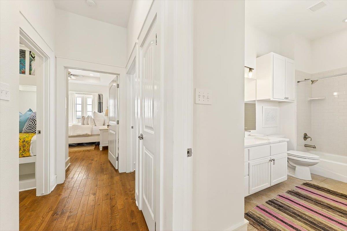 2nd Floor, Landing