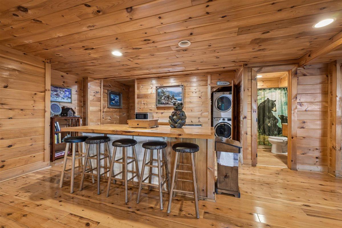 086Wet Bar
