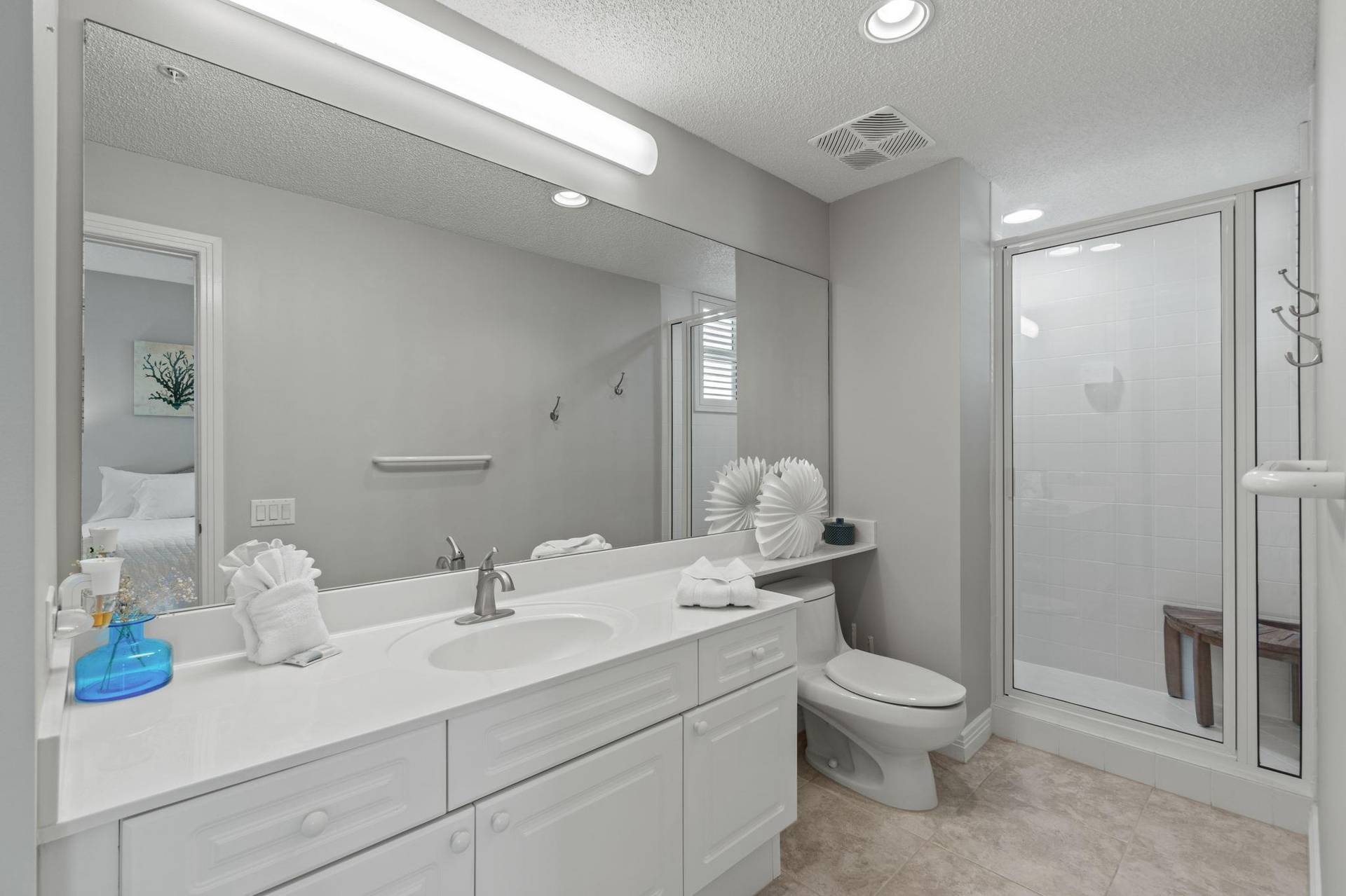 Guest Bathroom 2