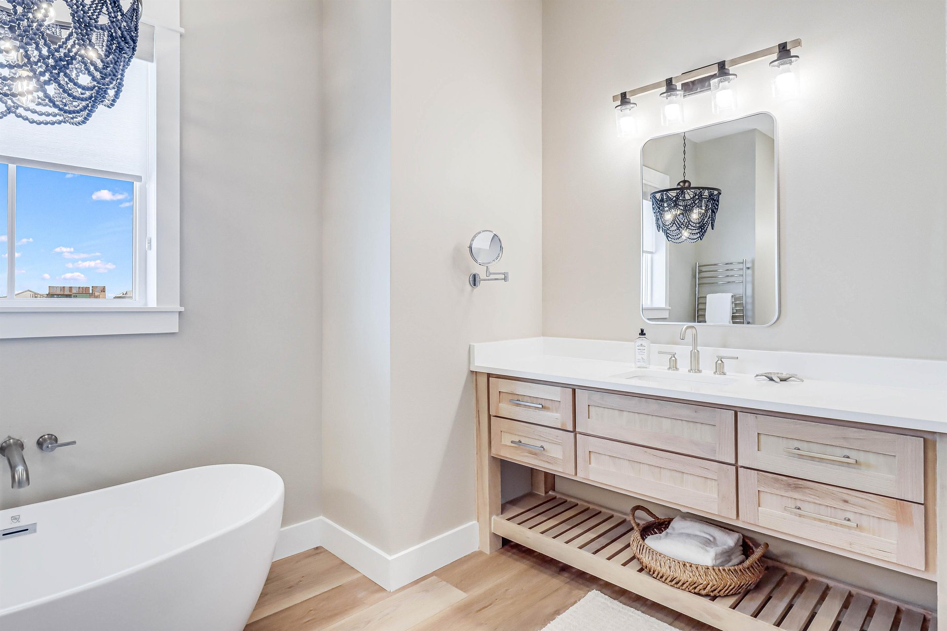 Ensuite Primary King Bathroom, 2nd Floor