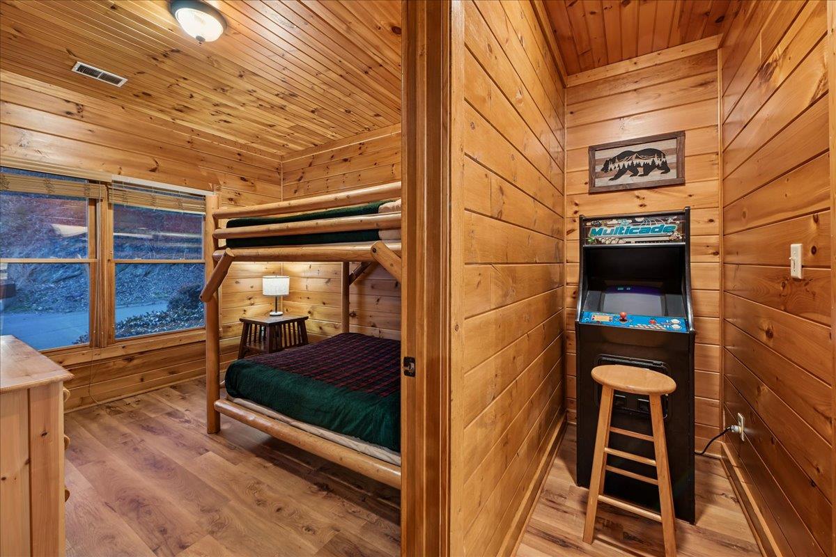 28Bedroom