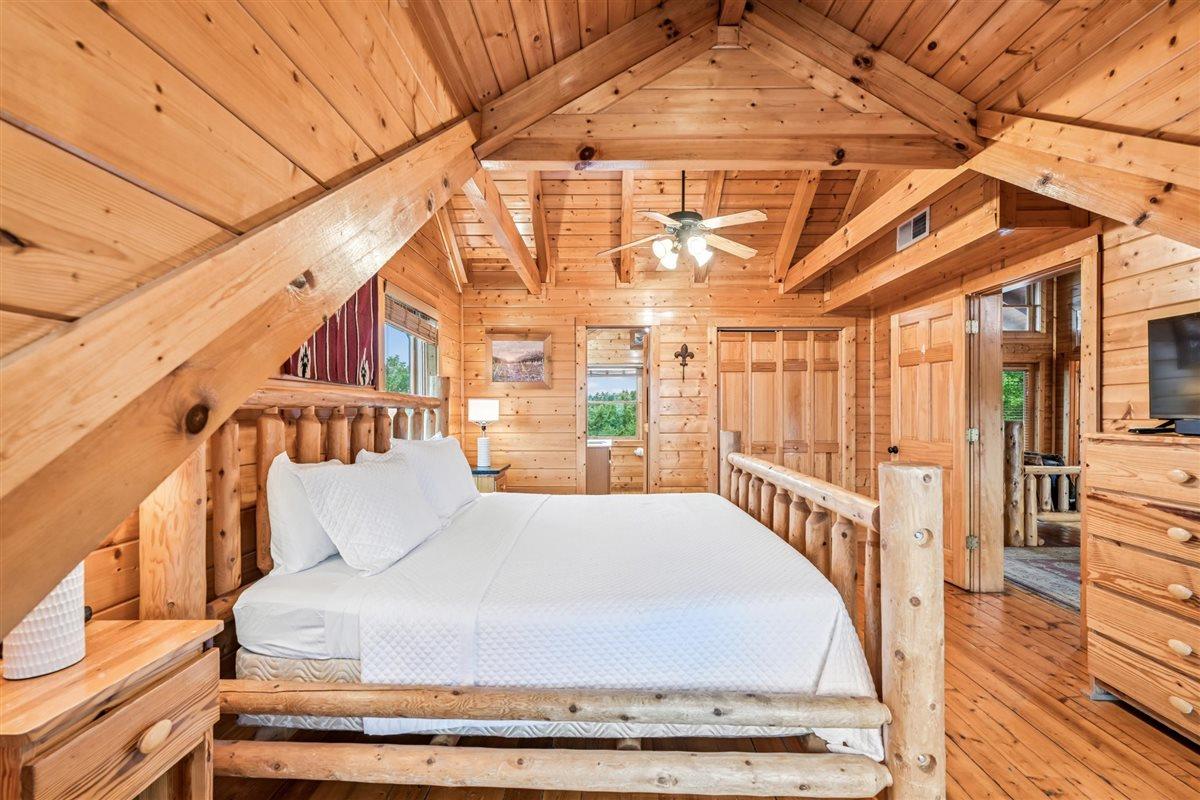 059Bedroom