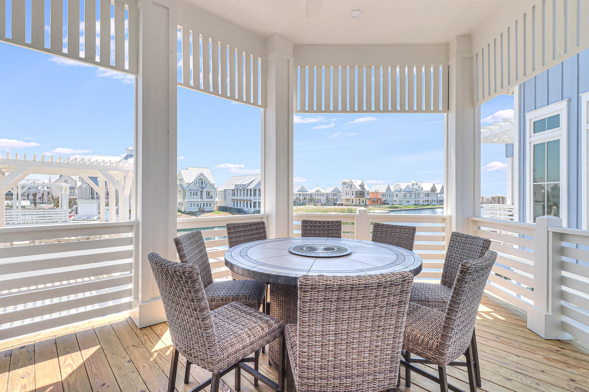 Back Balcony W Fire Pit, 2nd Floor
