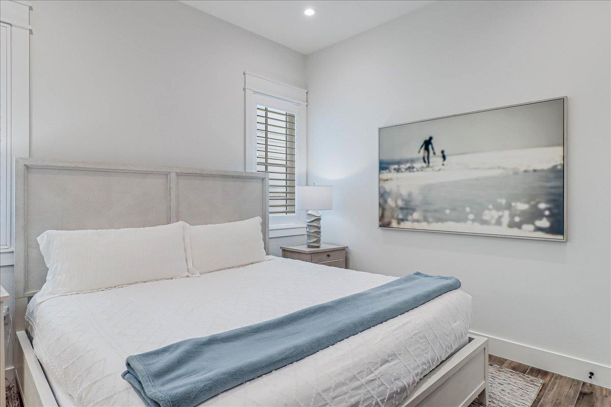 King Bedroom, 1st Floor