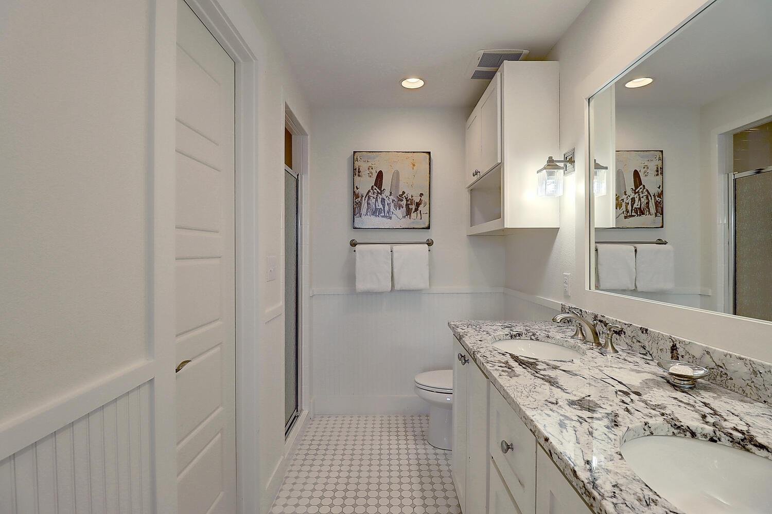 First Floor King Bathroom