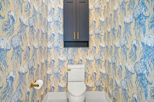 4th King Bathroom, 2nd Floor