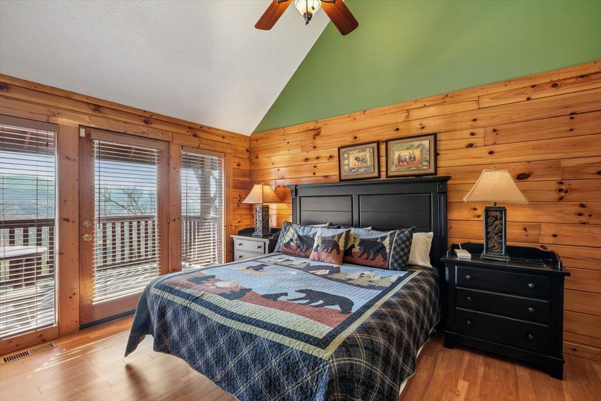 26Primary Bedroom