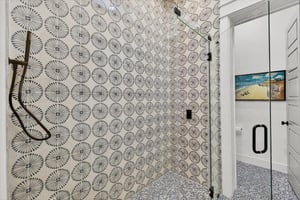 2nd King Ensuite, 2nd Floor