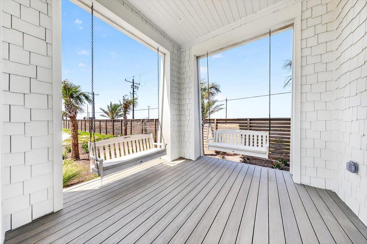 1st Floor, Front Porch