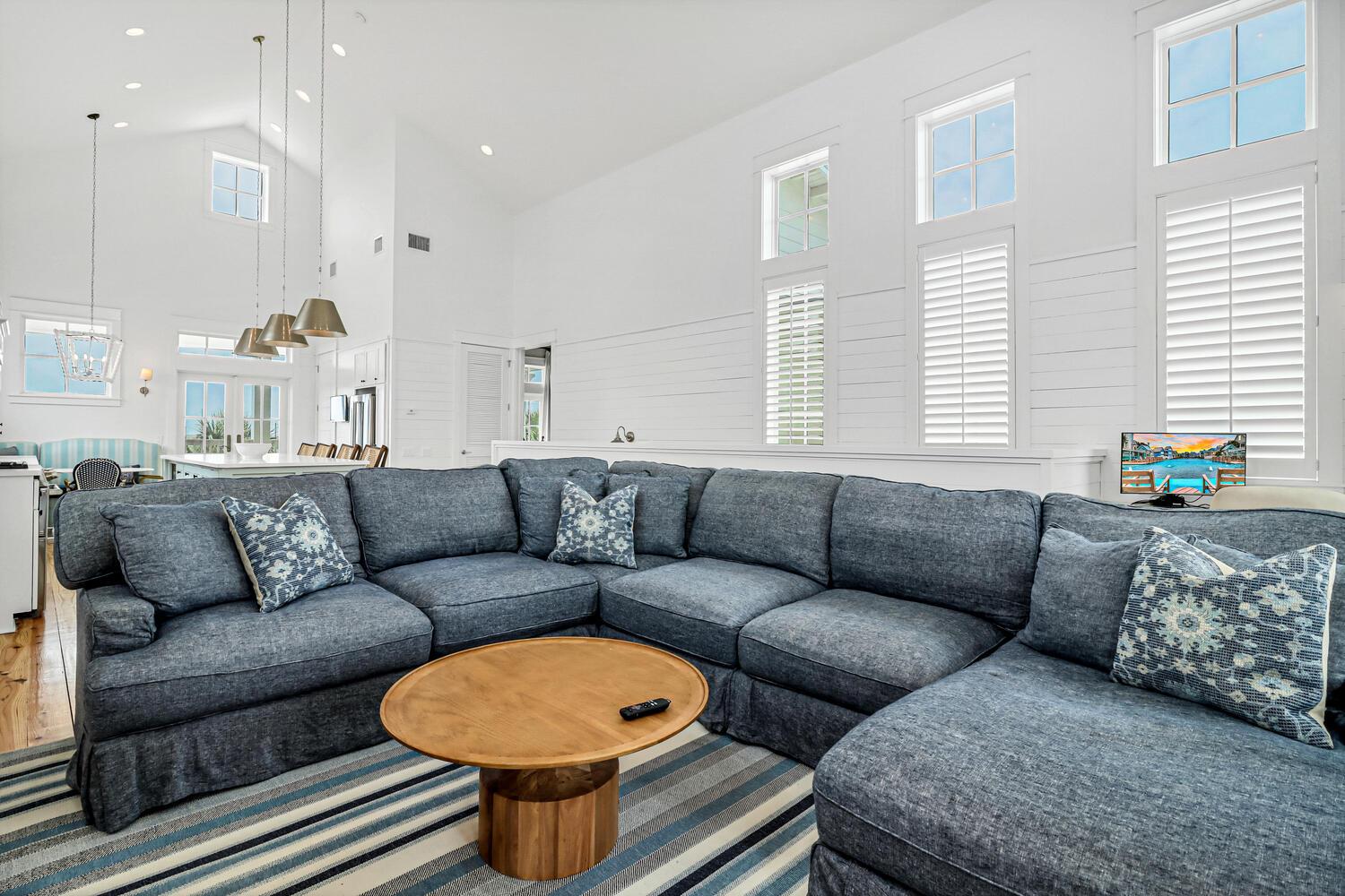 2nd Floor Living Area with Cozy Seating