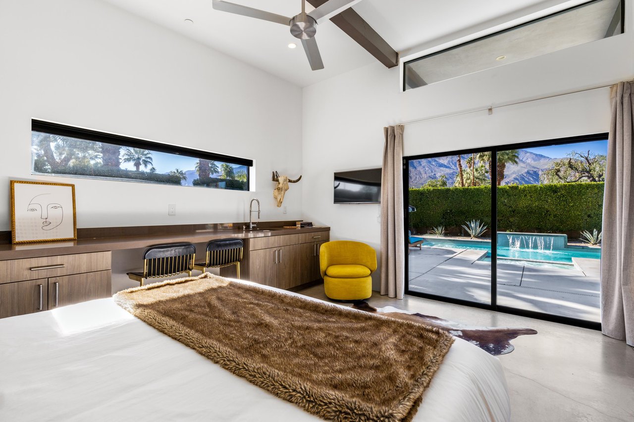 Casita bedroom with kitchenette