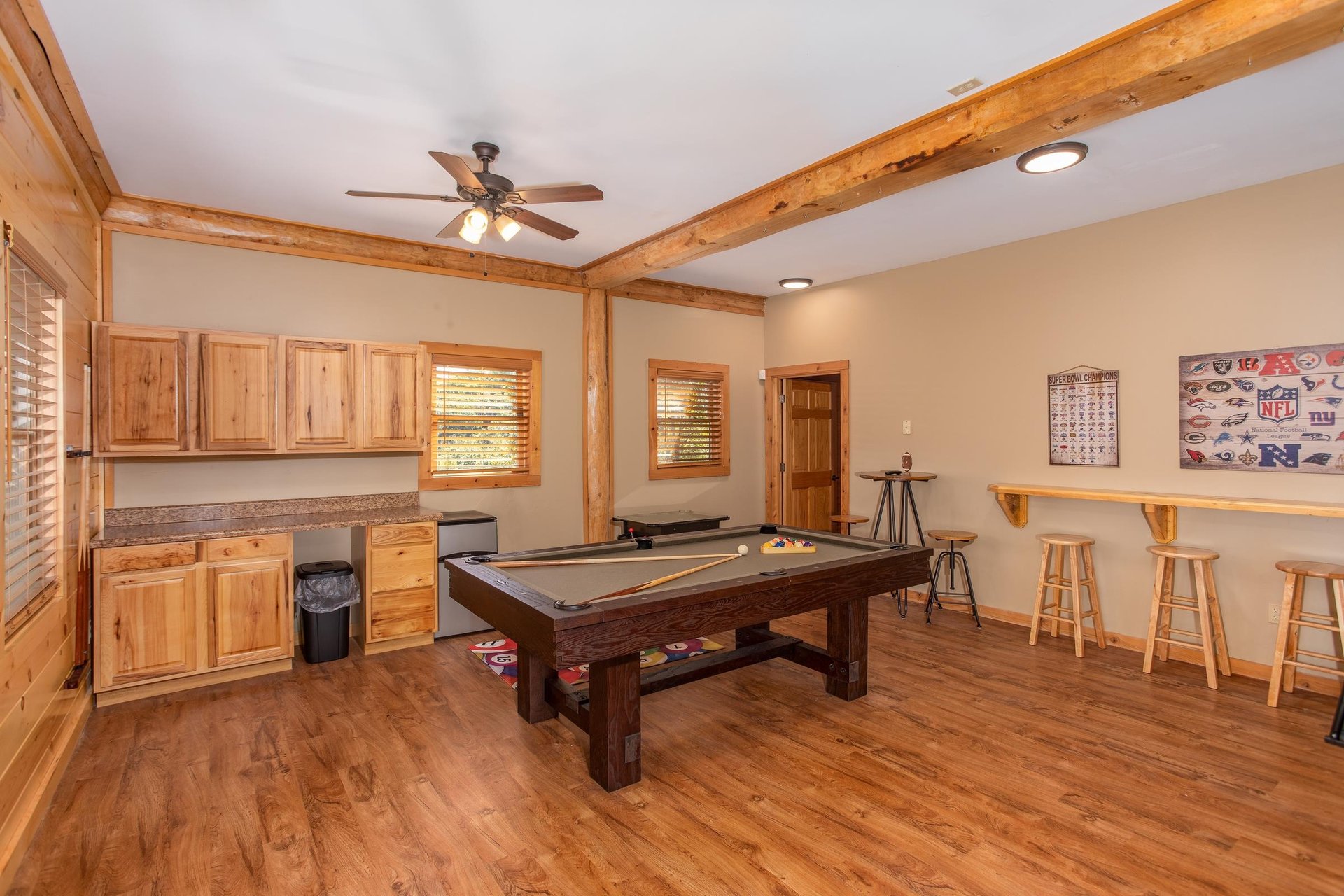 Pool table in the game room at Great View Lodge, a 5bedroom cabin rental located in Pigeon Forge