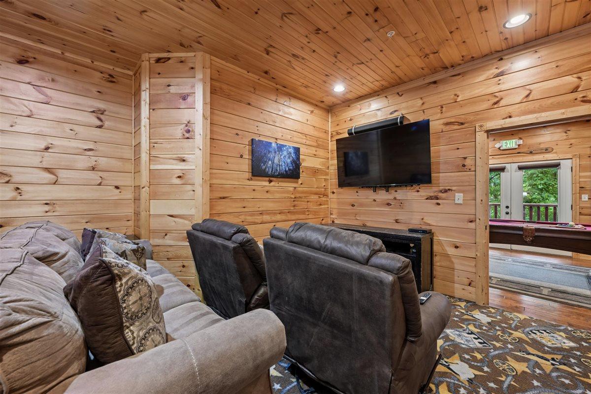 090Theater Room