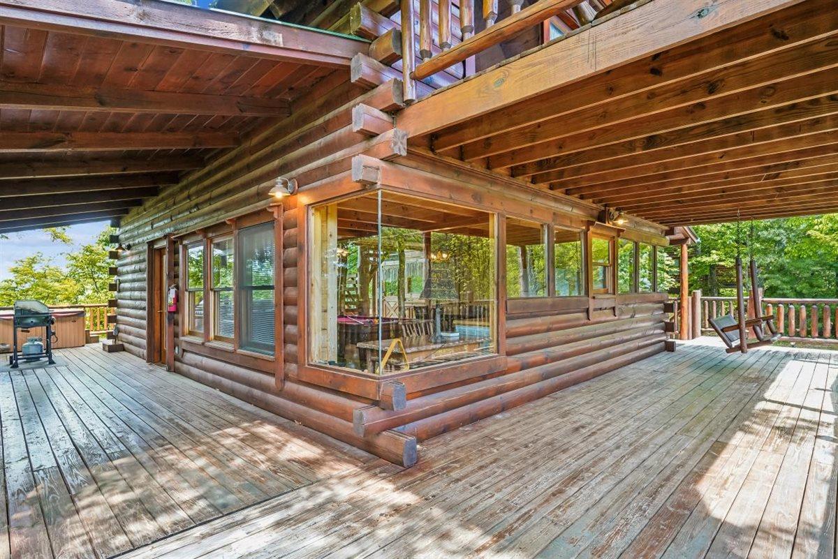 40Screened Porch