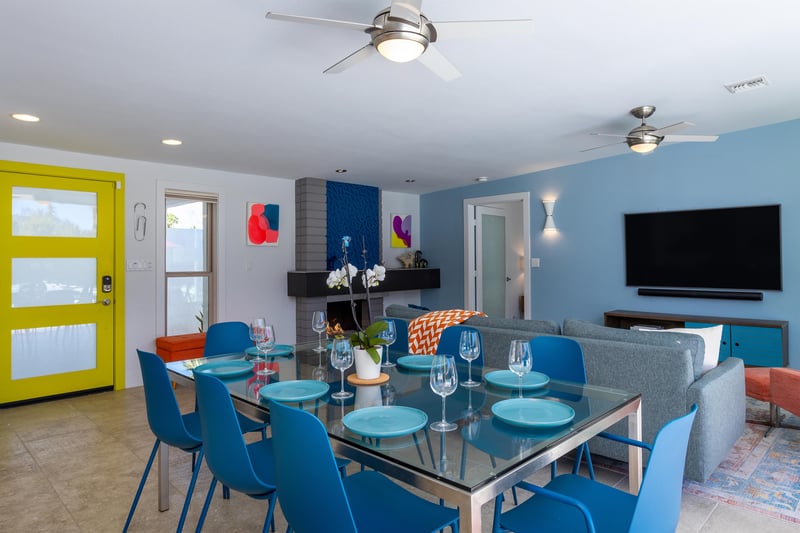 Glamorous dining room