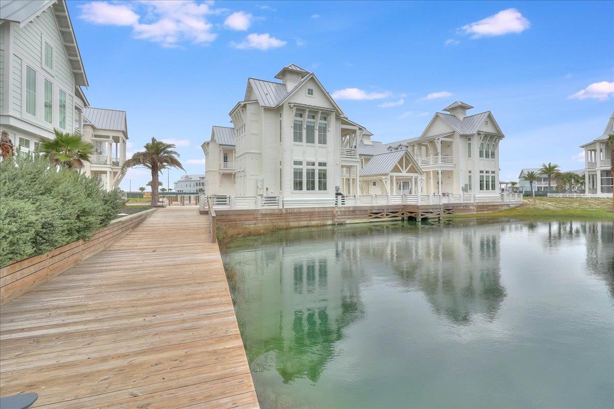 Lake View of Edgewater Escape