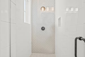 Primary King Bathroom, 2nd Floor