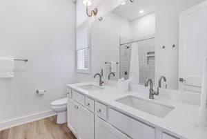 1st Floor, Twin Bathroom