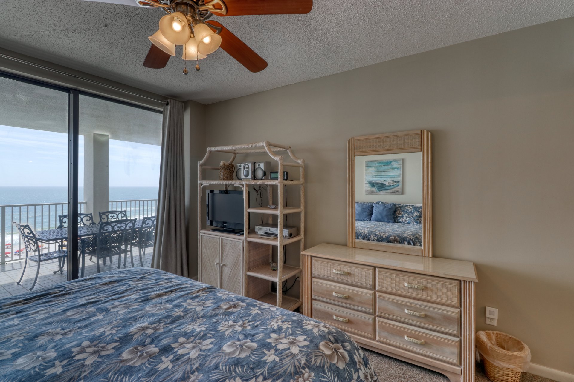 Pelican Pointe 806 11