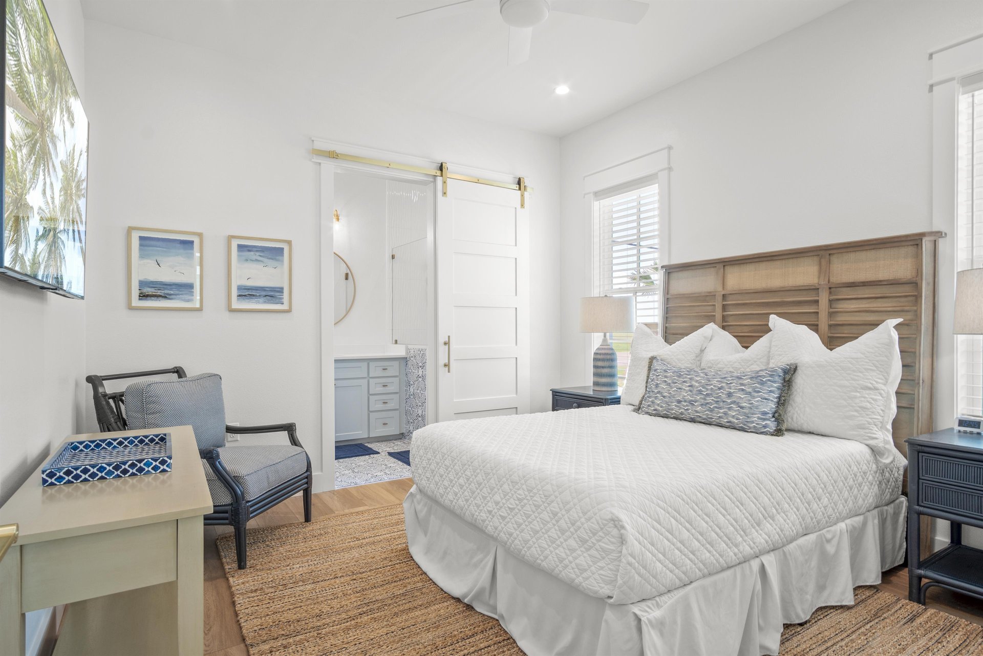 Ensuite Queen Bedroom, 1st Floor