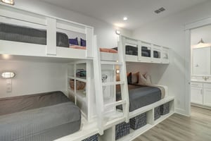 1st Floor FullQueen Bunk Room