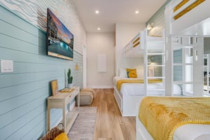 Bunk Room wTwo TwinQueen, 1st Floor