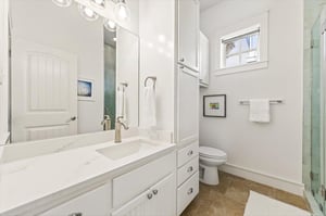 1st Floor, Shared Bathroom