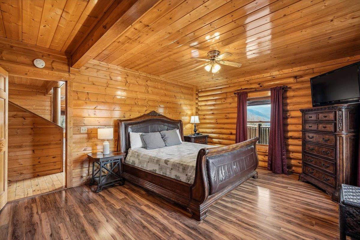 63Primary Bedroom