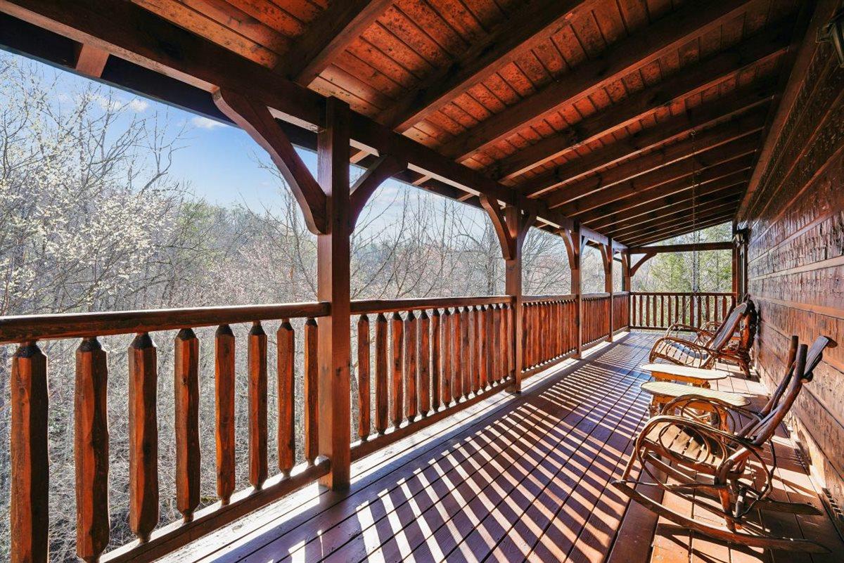 05Balcony