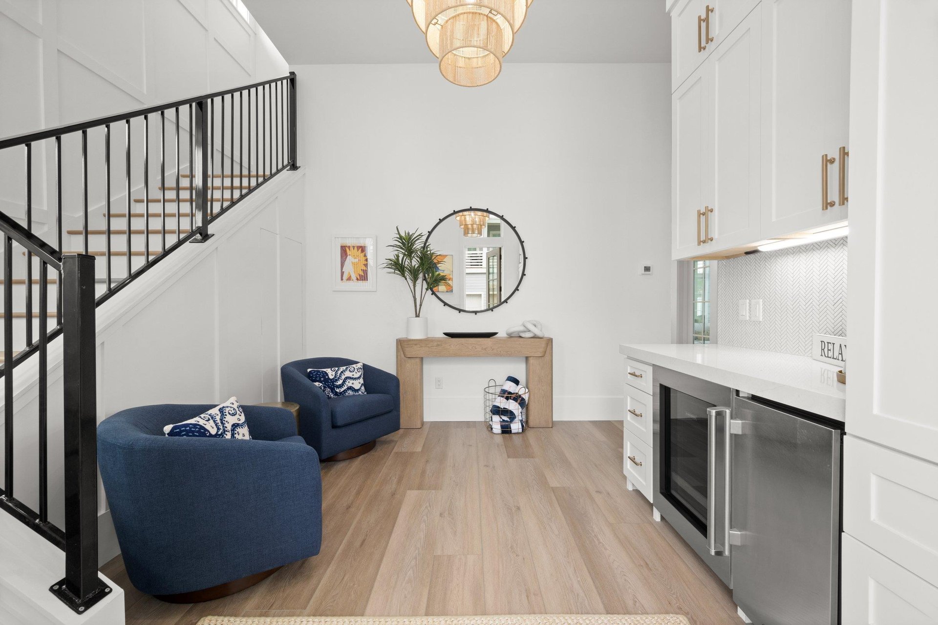 1st Floor, Foyer