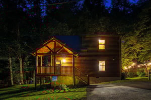 Night view of Creekside Dream cabin