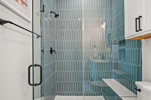 First Queen Suite, 1st Floor