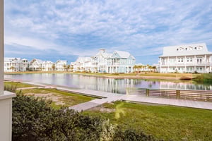 1st Floor Patio Overlooking Leisure Lake