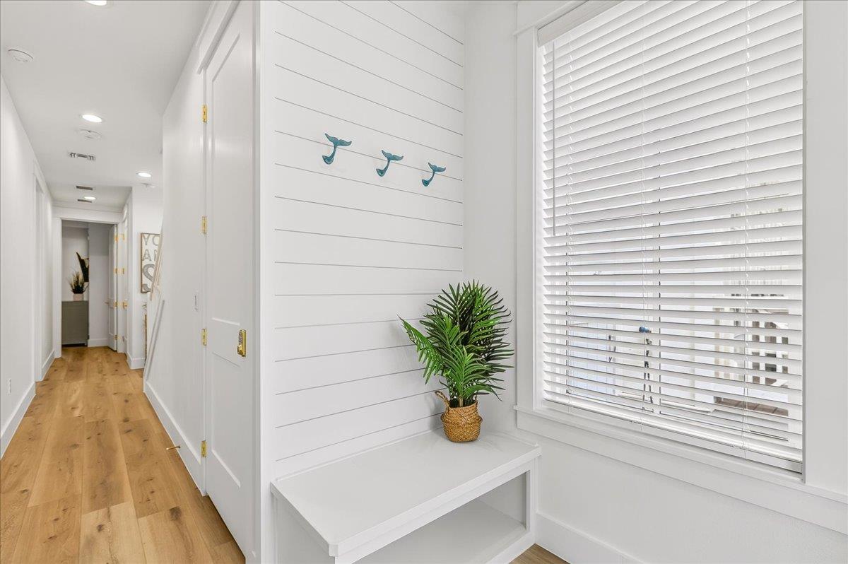 1st Floor, Entryway