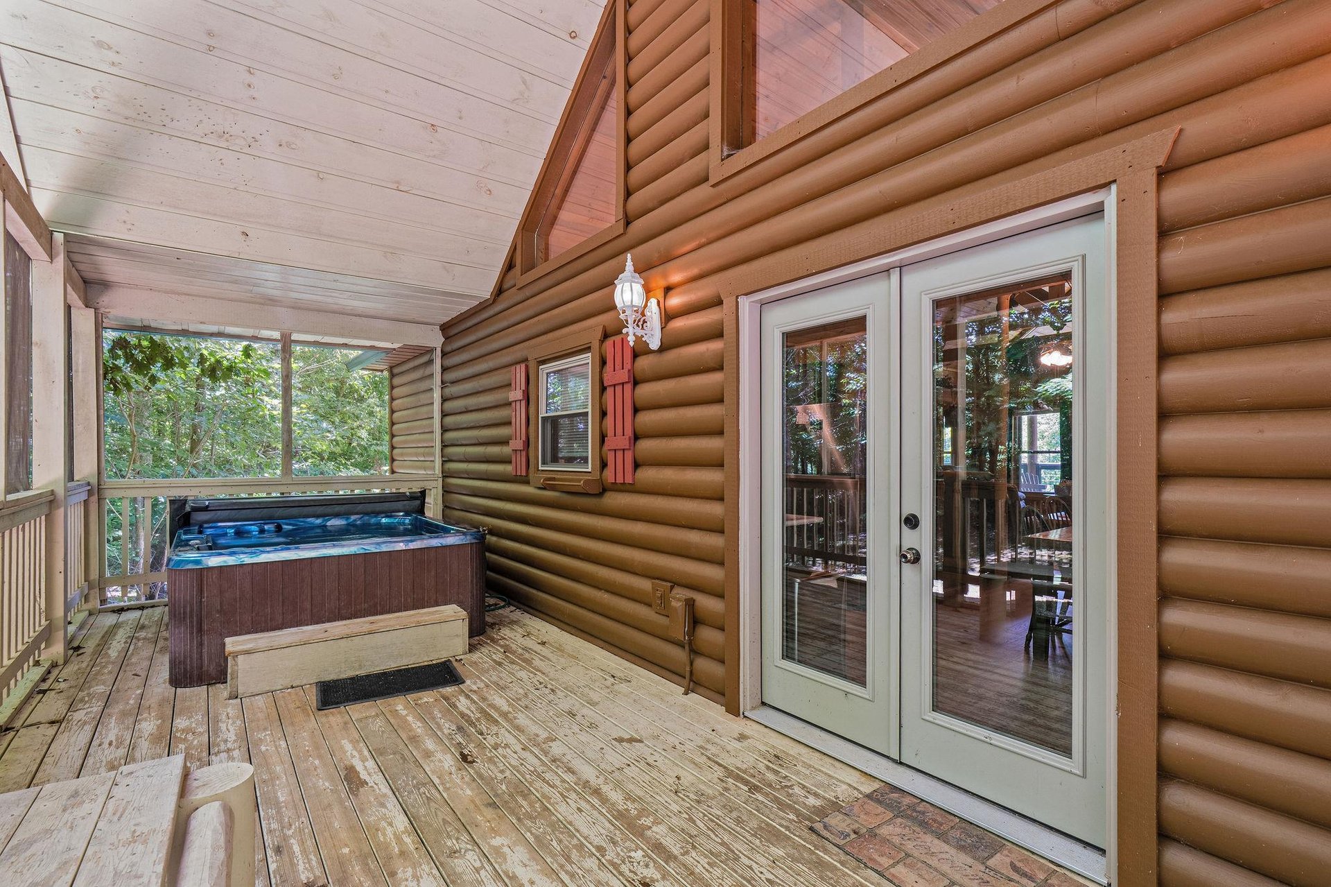 Upper Level Deck with Hot Tub
