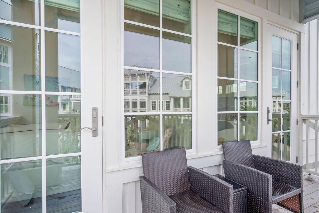 Shared Front Balcony, 2nd Floor