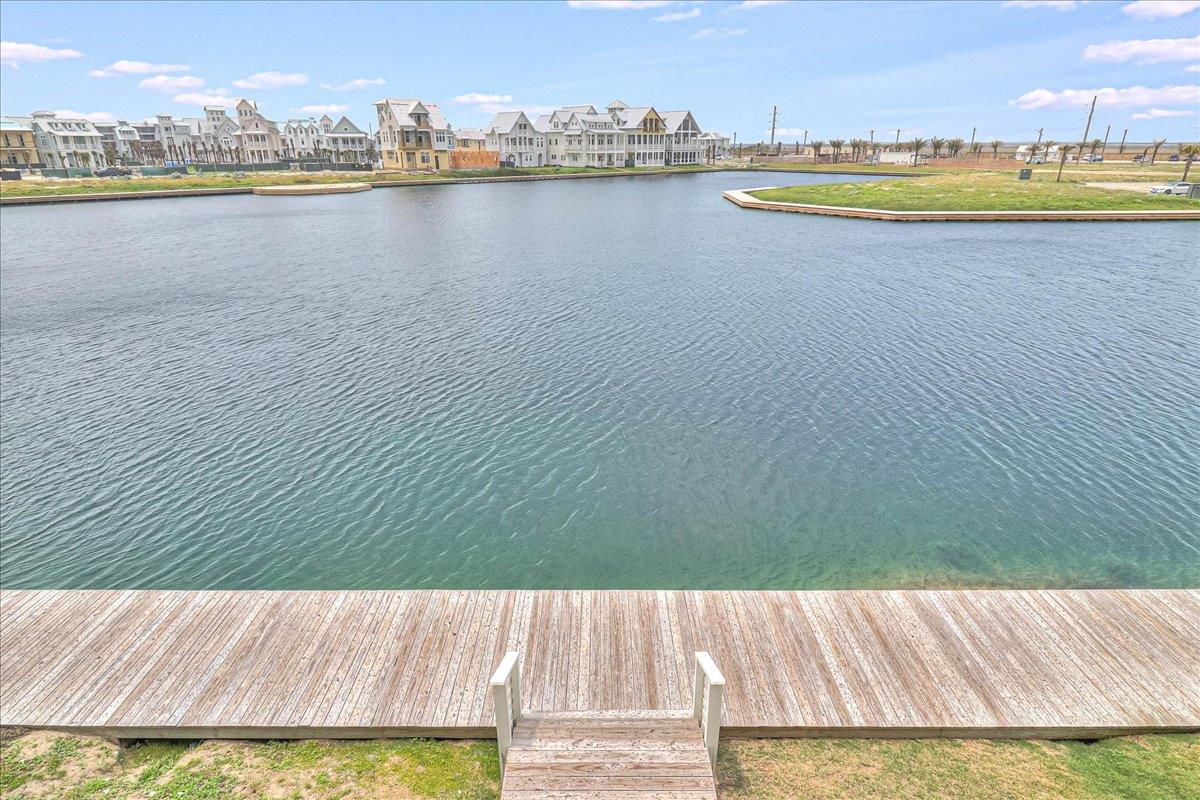 Lakeside Balcony View, 2nd Floor