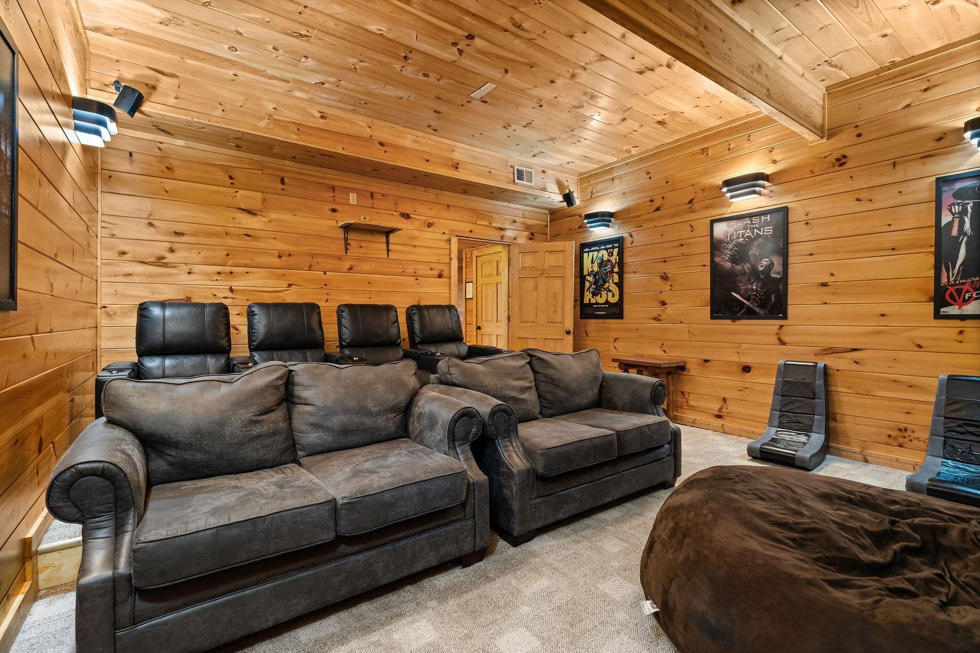 ridgetoptheatrelodge50
