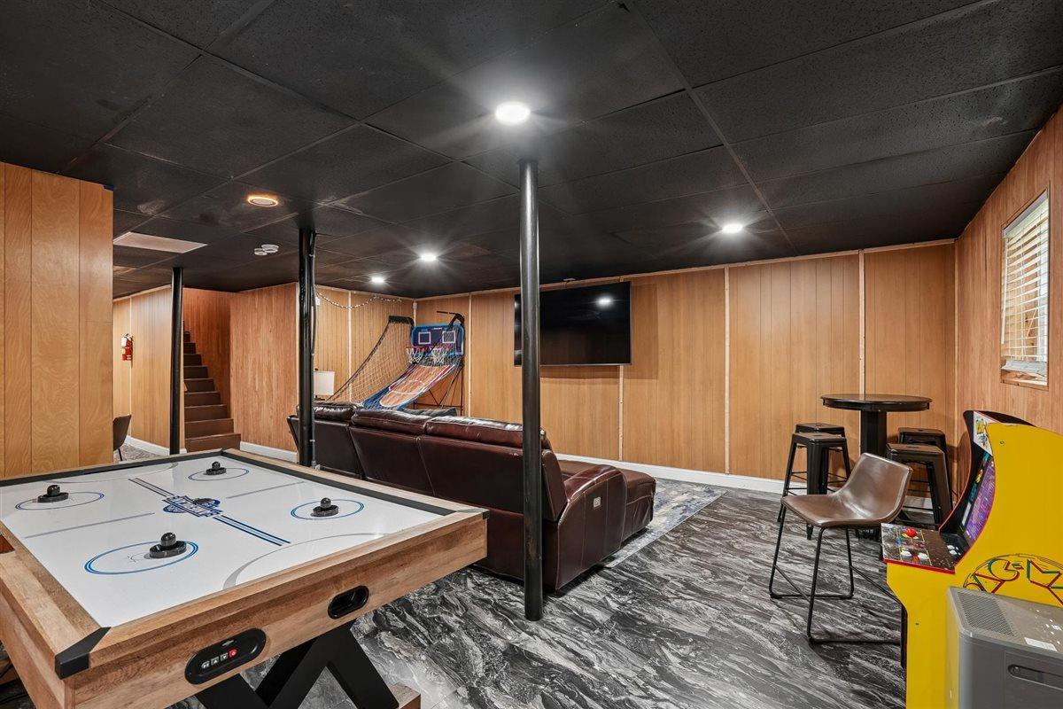 72Recreation Room